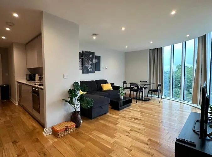 Uxbridge Apartment