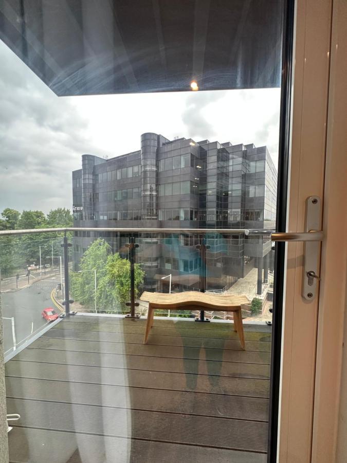 Uxbridge Apartment * Uxbridge