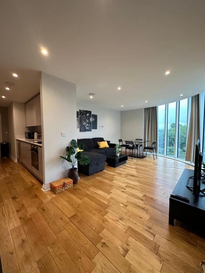 Uxbridge Apartment Apartment